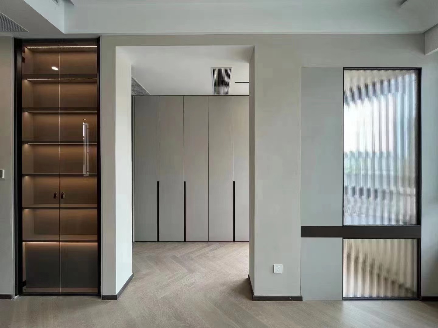 南京老房翻新，簡(jiǎn)約風(fēng)裝修經(jīng)典不過(guò)時(shí)