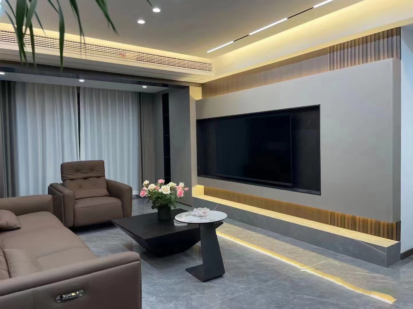 簡約格調(diào)打造舒適空間光影錯(cuò)落有致