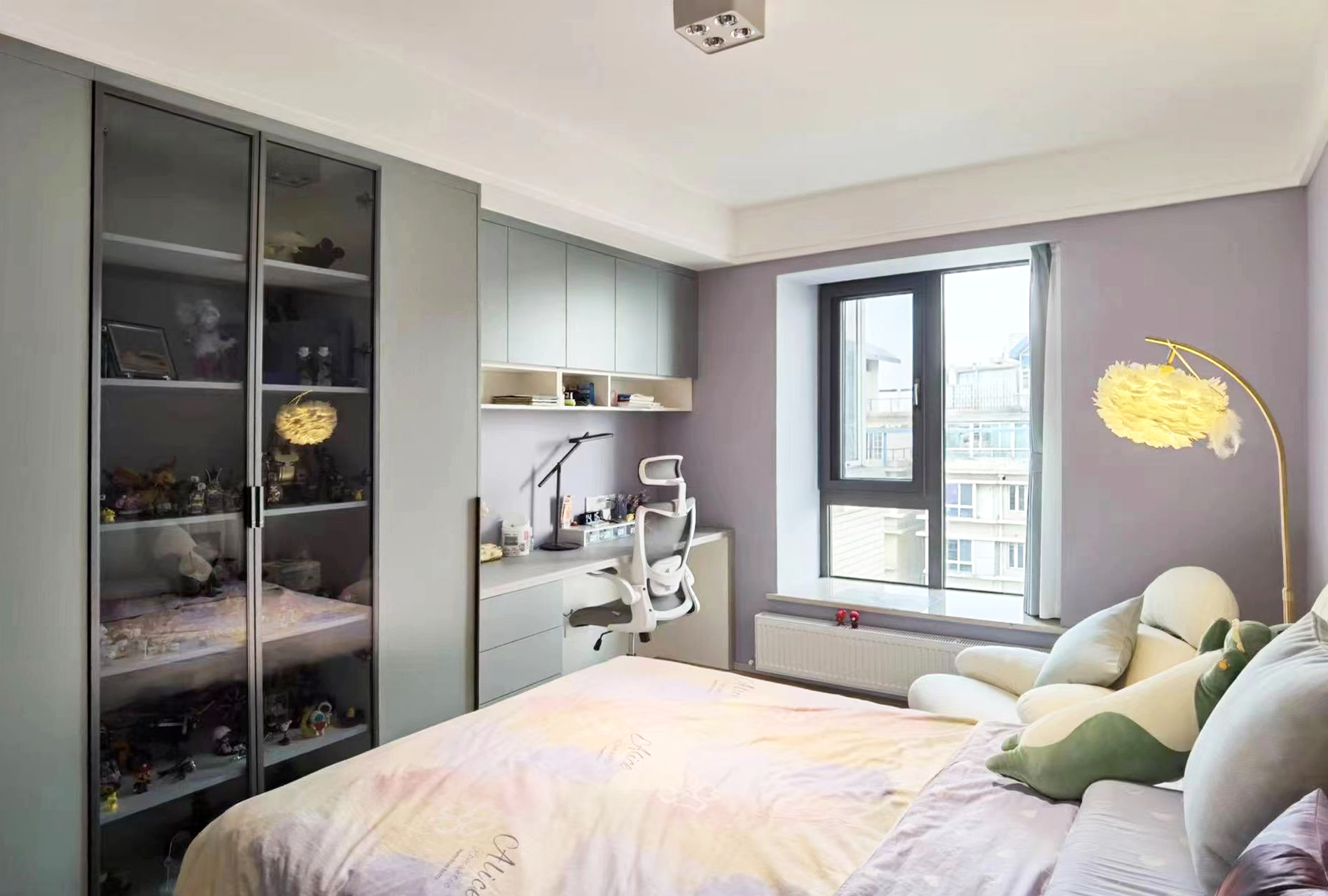 淡雅色調(diào)鋪陳，營(yíng)造簡(jiǎn)約溫馨休憩之境