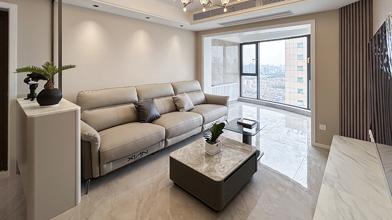 現(xiàn)代簡(jiǎn)約風(fēng)天花板！淺色系+落地窗通透感絕了