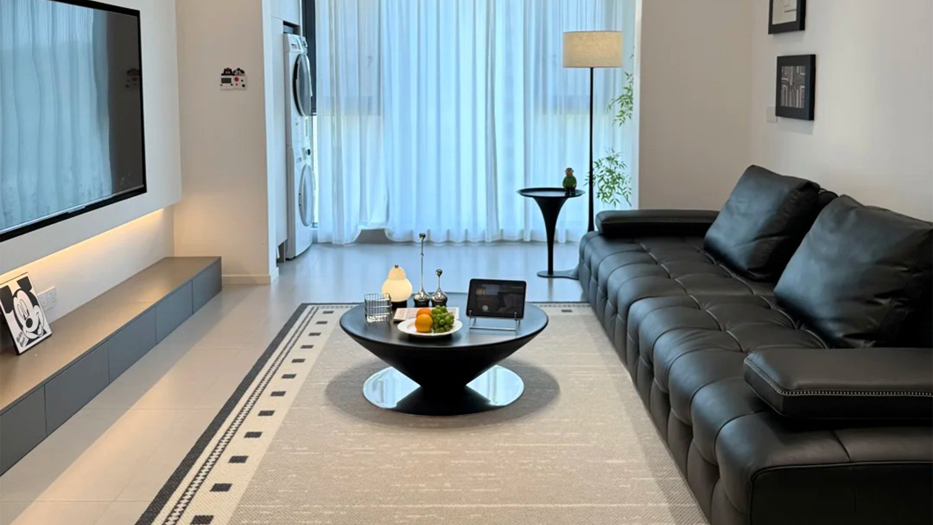 現(xiàn)代簡(jiǎn)約風(fēng)：中性色調(diào)與幾何美學(xué)的明亮空間